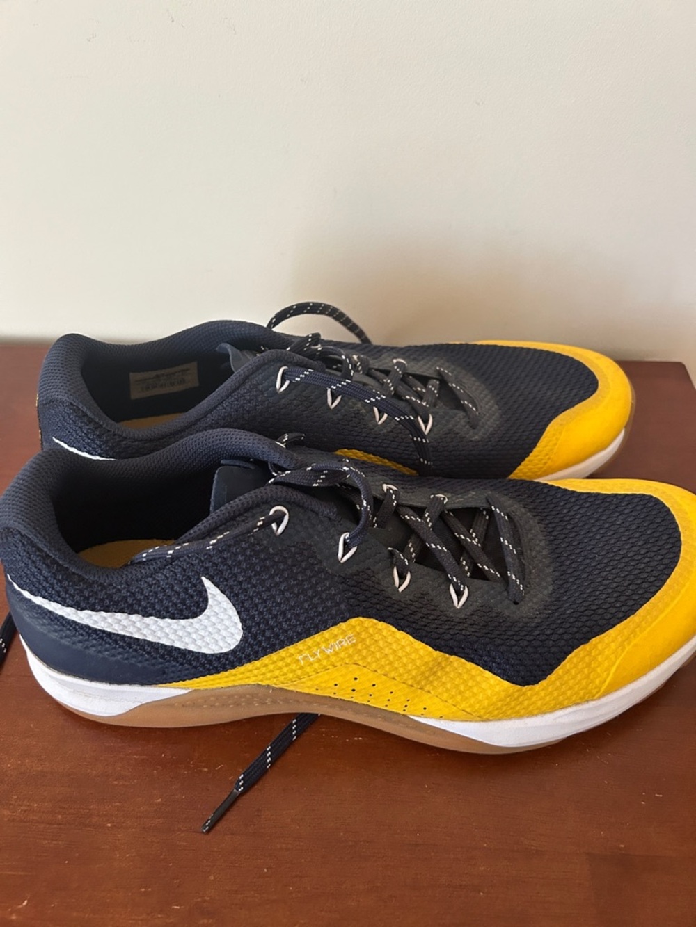 Nike UM Limited Edition Maize and Blue - Picture 5 of 5
